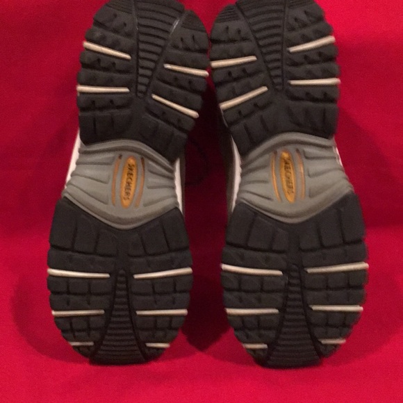 Skechers tennis shoes - Picture 5 of 5